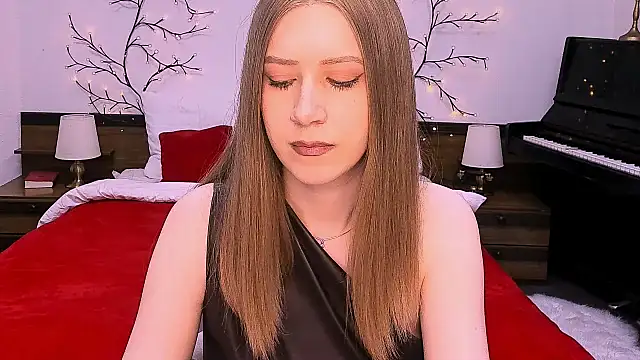 Snapshot of cheeky_chick chatting on 04-14-26, 01:16 cheeky chick online show from 04-14-26, 01:16