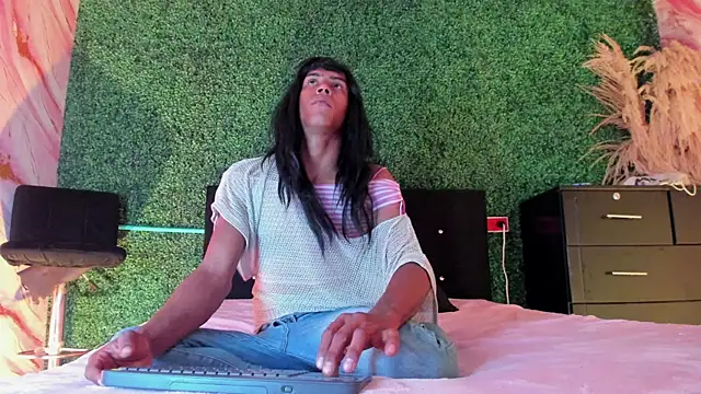 Lexyy lux online show from 04-14-26, 01:38