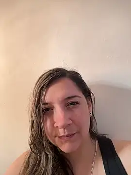 Snapshot of belucci_vale chatting on 04-10-26, 01:40 belucci vale online show from 04-10-26, 01:40