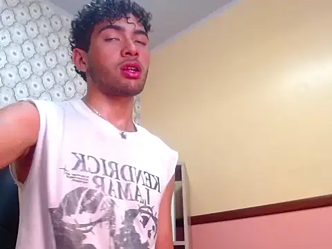 Snapshot of jake_1boy chatting on 04-10-26, 07:32 jake 1boy online show from 04-10-26, 07:32