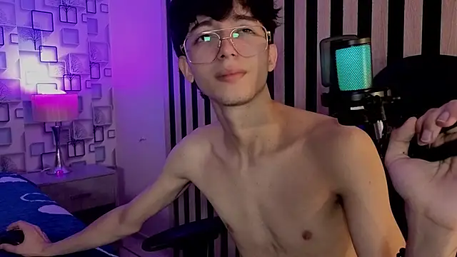 Snapshot of Twink_Sebas7 chatting on 06-30-26, 12:27 Twink Sebas7 online show from 06-30-26, 12:27
