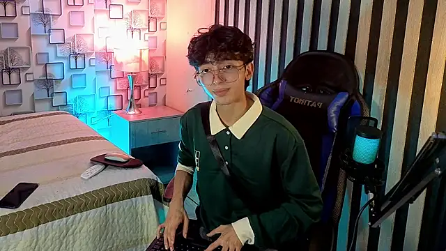 Snapshot of Twink_Sebas7 chatting on 07-22-26, 07:49 Twink Sebas7 online show from 07-22-26, 07:49