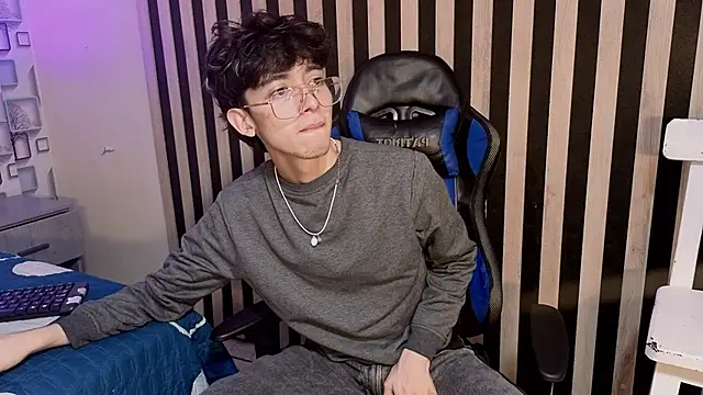 Snapshot of Twink_Sebas7 chatting on 07-01-26, 12:27 Twink Sebas7 online show from 07-01-26, 12:27