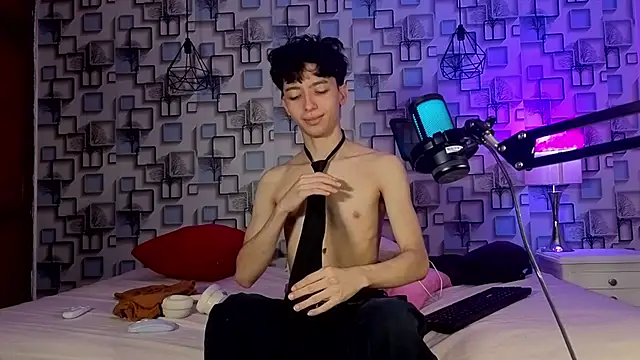 Snapshot of Twink_Sebas7 chatting on 06-12-26, 12:25 Twink Sebas7 online show from 06-12-26, 12:25