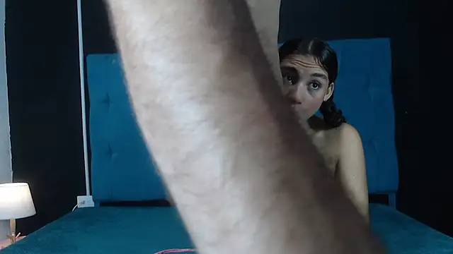 Snapshot of Elaa_xx chatting on 06-04-26, 10:20 Elaa xx online show from 06-04-26, 10:20