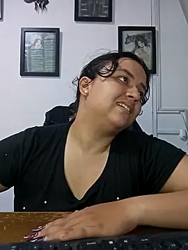 Snapshot of Cassle_ibarra_x chatting on 04-16-26, 03:24 Cassle ibarra x online show from 04-16-26, 03:24