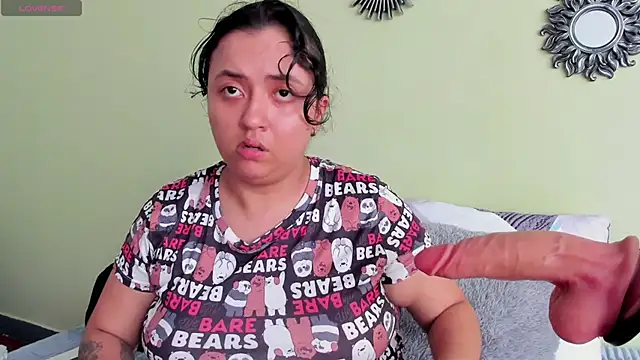 Snapshot of Cassle_ibarra_x chatting on 04-15-26, 06:56 Cassle ibarra x online show from 04-15-26, 06:56