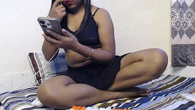 Snapshot of VelvetCoupleLive chatting on 05-08-26, 05:22 VelvetCoupleLive online show from 05-08-26, 05:22
