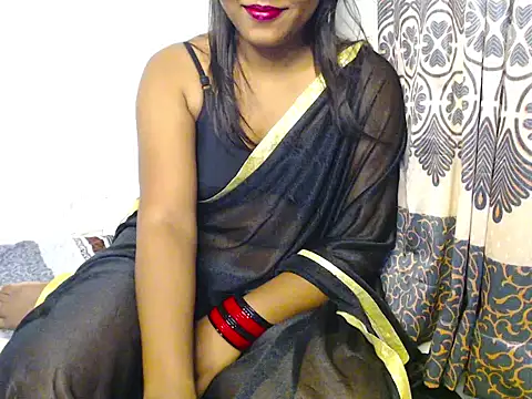VelvetCoupleLive online show from 06-21-26, 04:07
