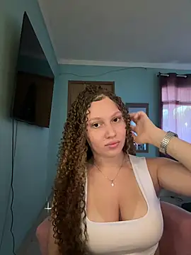 sophiiahot online show from 04-17-26, 06:33