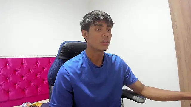 Snapshot of skinny_sam chatting on 04-16-26, 03:18 skinny sam online show from 04-16-26, 03:18