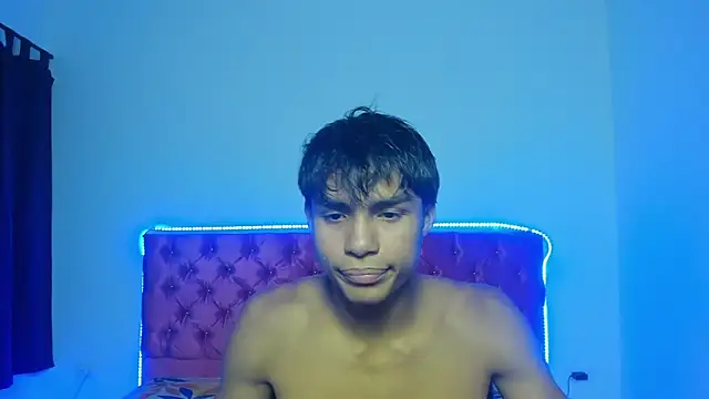 Snapshot of skinny_sam chatting on 04-13-26, 03:54 skinny sam online show from 04-13-26, 03:54