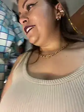 MIA ROSSEEE online show from 07-22-26, 08:00