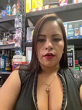Snapshot of MIA_ROSSEEE chatting on 05-09-26, 01:36 MIA ROSSEEE online show from 05-09-26, 01:36