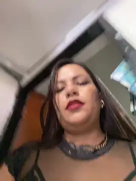 Snapshot of MIA_ROSSEEE chatting on 05-04-26, 01:58 MIA ROSSEEE online show from 05-04-26, 01:58