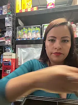 Snapshot of MIA_ROSSEEE chatting on 05-27-26, 02:35 MIA ROSSEEE online show from 05-27-26, 02:35
