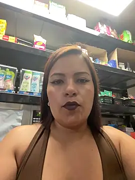 Snapshot of MIA_ROSSEEE chatting on 05-18-26, 01:05 MIA ROSSEEE online show from 05-18-26, 01:05
