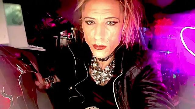 TgirlBrat online show from 06-05-26, 06:18