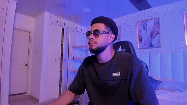 Snapshot of cero_khalifa chatting on 04-15-26, 08:42 cero khalifa online show from 04-15-26, 08:42