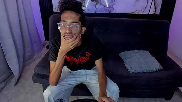 triiangel latinboy online show from 05-27-26, 12:56