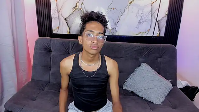 triiangel latinboy online show from 05-22-26, 12:36