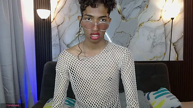 triiangel latinboy online show from 05-11-26, 12:39