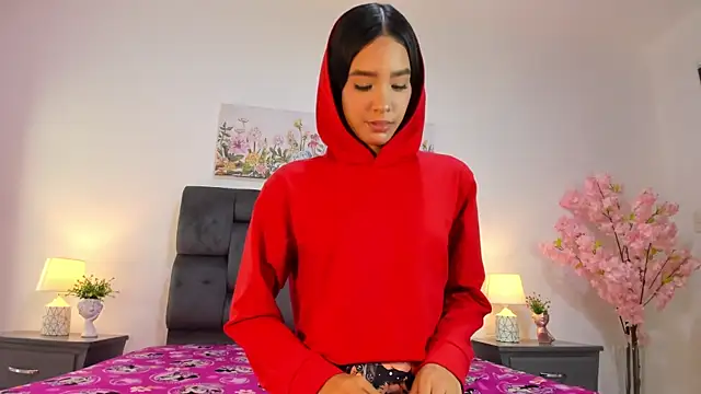 Snapshot of zeo_pau chatting on 04-15-26, 07:58 zeo pau online show from 04-15-26, 07:58