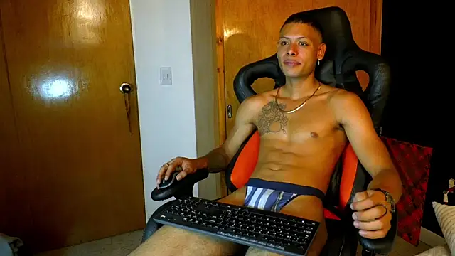 Snapshot of nicolas_valmont chatting on 07-28-26, 08:52 nicolas valmont online show from 07-28-26, 08:52