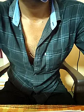 Snapshot of bullhottamil chatting on 04-15-26, 02:43 bullhottamil online show from 04-15-26, 02:43