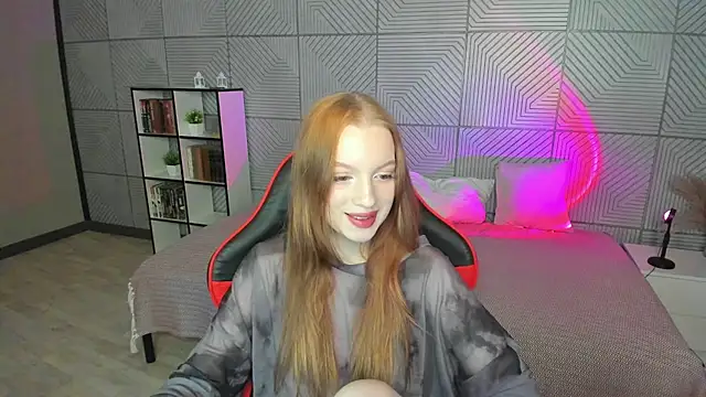 Snapshot of SherryKelly chatting on 05-19-26, 01:56 SherryKelly online show from 05-19-26, 01:56