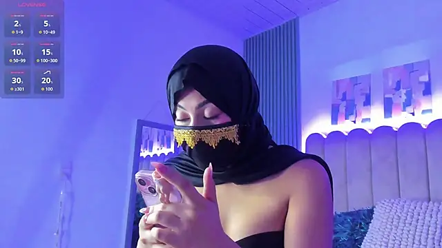 Layla amirah online show from 04-26-26, 03:26