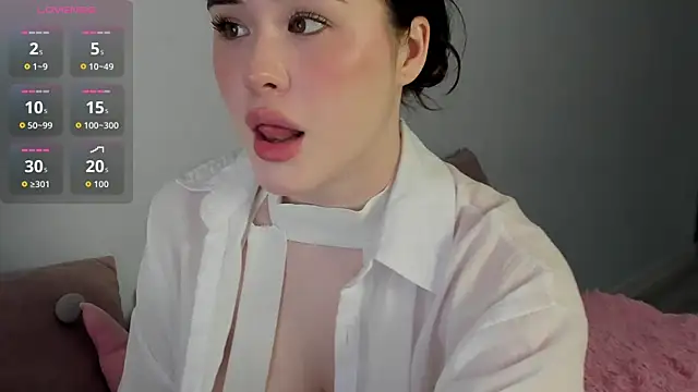 Snapshot of ChloeBlisss chatting on 04-18-26, 03:42 ChloeBlisss online show from 04-18-26, 03:42