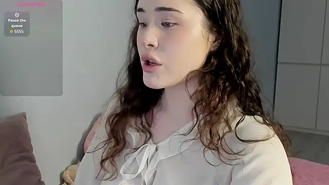 Snapshot of ChloeBlisss chatting on 04-21-26, 03:35 ChloeBlisss online show from 04-21-26, 03:35