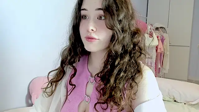 Snapshot of ChloeBlisss chatting on 05-27-26, 07:16 ChloeBlisss online show from 05-27-26, 07:16