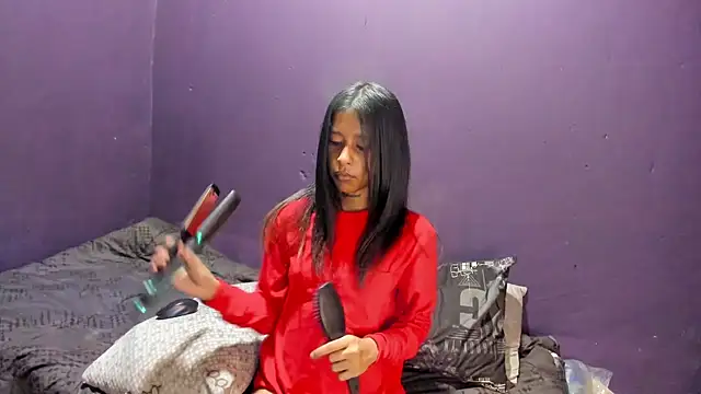 Indianteezerr online show from 06-25-26, 04:56