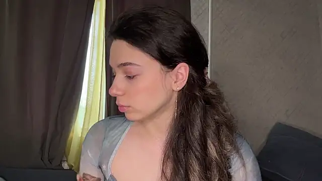 Angeliheee online show from 04-21-26, 02:34