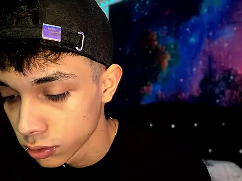 Snapshot of RoughDiamond_ chatting on 05-12-26, 01:24 RoughDiamond online show from 05-12-26, 01:24