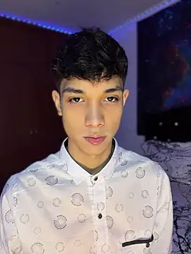 RoughDiamond  online show from 04-13-26, 05:33