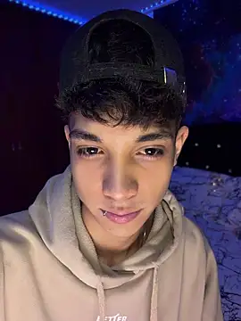 RoughDiamond  online show from 04-11-26, 07:45