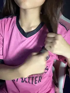 Snapshot of mayha11 chatting on 06-11-26, 01:30 mayha11 online show from 06-11-26, 01:30