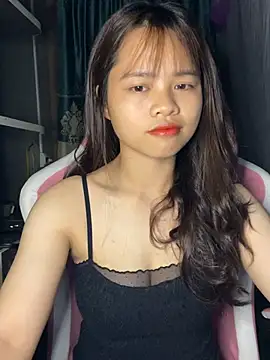 Snapshot of mayha11 chatting on 04-18-26, 01:46 mayha11 online show from 04-18-26, 01:46