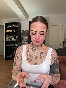 liloutatoou online show from 04-14-26, 01:38