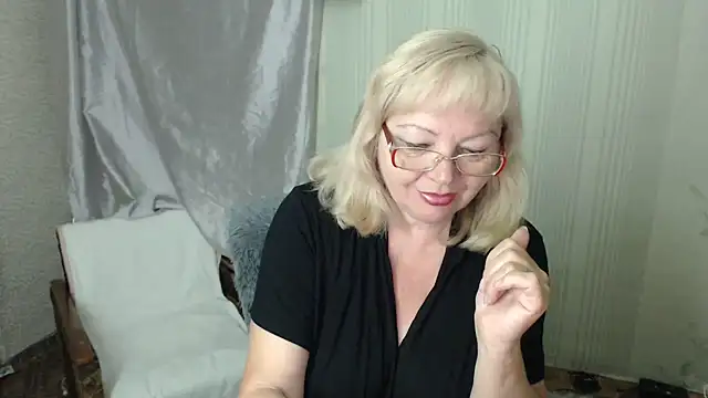 Snapshot of LavandaMay chatting on 06-14-26, 07:59 LavandaMay online show from 06-14-26, 07:59