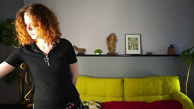 AgathaCarra online show from 05-11-26, 01:45