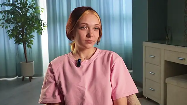 SonyaTacey online show from 04-10-26, 03:57