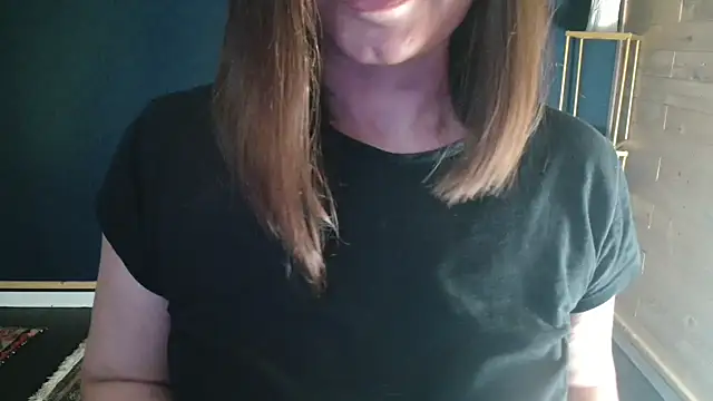 Snapshot of NicoleLove_ chatting on 06-17-26, 05:12 NicoleLove online show from 06-17-26, 05:12