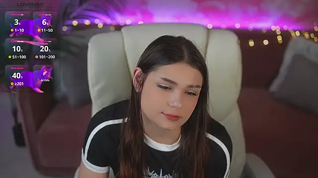 Snapshot of MeJessieDream chatting on 04-09-26, 01:39 MeJessieDream online show from 04-09-26, 01:39