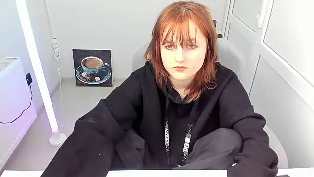 Snapshot of GoldenKiss chatting on 05-18-26, 07:13 GoldenKiss online show from 05-18-26, 07:13