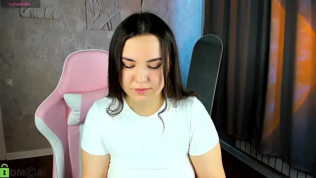 Snapshot of Nelie_Evans chatting on 07-03-26, 01:01 Nelie Evans online show from 07-03-26, 01:01
