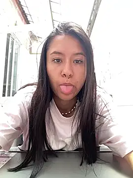 Snapshot of chloe-disire chatting on 06-03-26, 05:17 chloe-disire online show from 06-03-26, 05:17